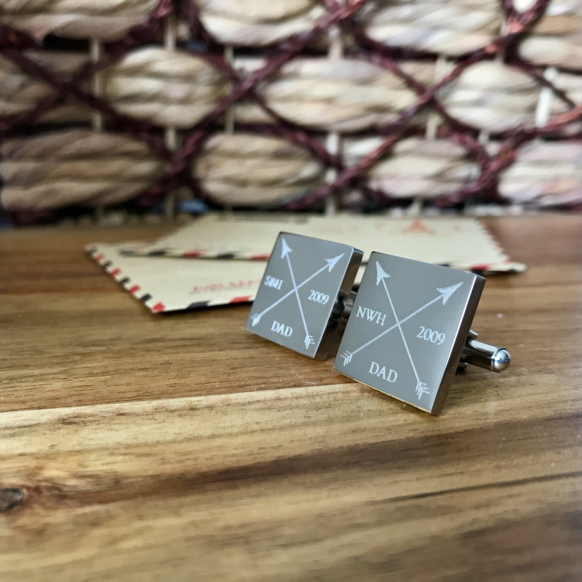Hearts & Arrows – Engraved square stainless steel cufflinks