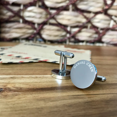 Say my name – personalised round silver cufflinks